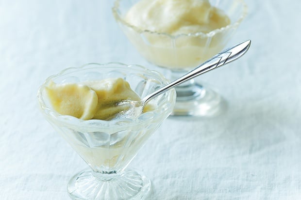 وصفة تحلية سريعة في رمضان: موس جوز الهند والحامض المثلّج