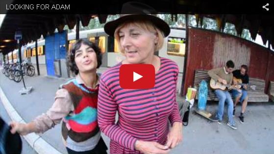 بالفيديو -  شاب يصوّر أمّه سراً لمدّة عام ليبحث عن زوجٍ لها