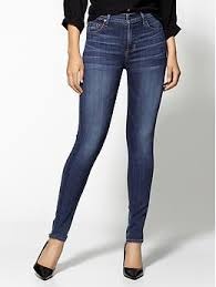 سروال جينز ضيّق يتسبب بشلل امرأة... هذا ما أصيبت به!