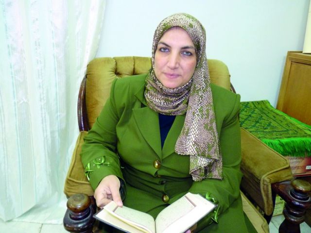أستاذة العقيدة في جامعة الأزهر الدكتورة إلهام شاهين: ملابس المرأة لا تؤثر في صيامها!