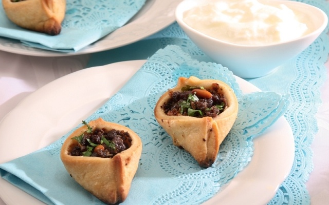 قوارب اللحم والصنوبر (الوصفة الصحية)