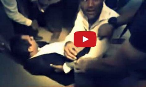 بالفيديو - مراسل يتعرض للإغماء مباشرة على الهواء