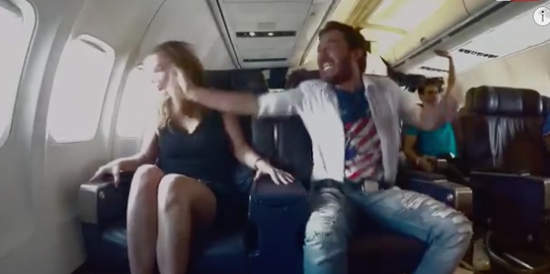 فيديو- أحمد زاهر يصفع فتاة في أقوى رد فعل على الخوف!