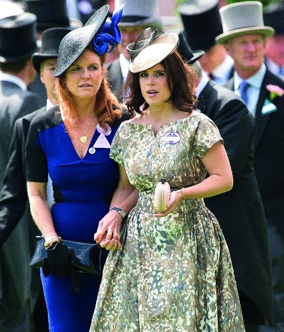 الأميرة أوجيني ووالدتها سارة فيرغسون