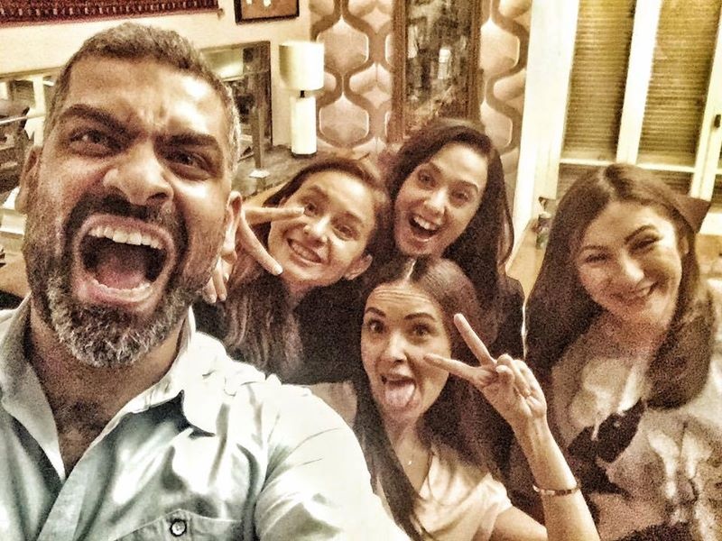 ما سر الفرحة العارمة لنيللي كريم وهاني عادل؟