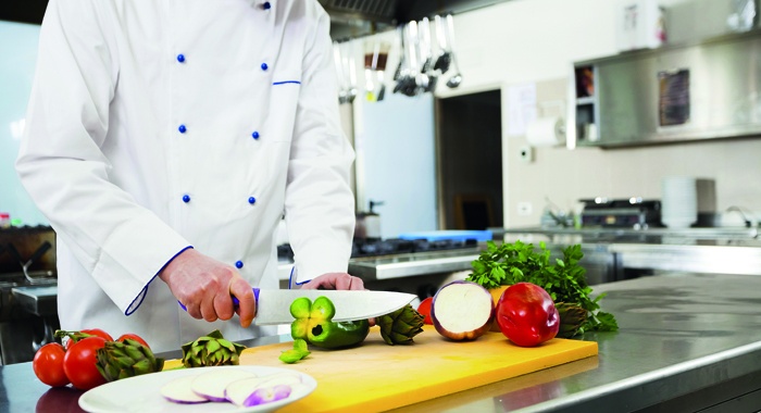 عشق أوصلهن إلى الشاشات العربية: «الشيفات»  من النساء العربيات يسابقن الرجال