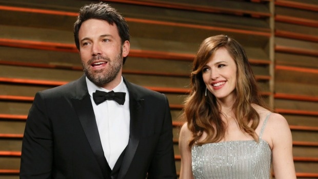 بن آفليك عازب من جديد