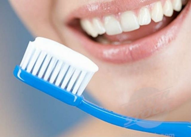 إليك الأخطاء الأكثر شيوعاً في تنظيف الأسنان!