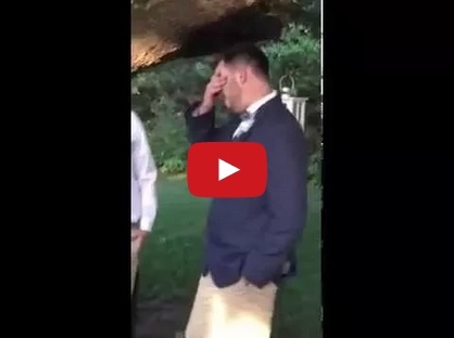 بالفيديو ـ هذا العريس لم يتمالك نفسه عند رؤية عروسه