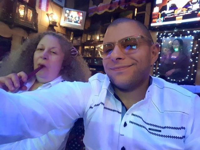 هذا هو الابن الثاني لسمية الألفي هل يشبهها أم يشبه فاروق الفيشاوي؟