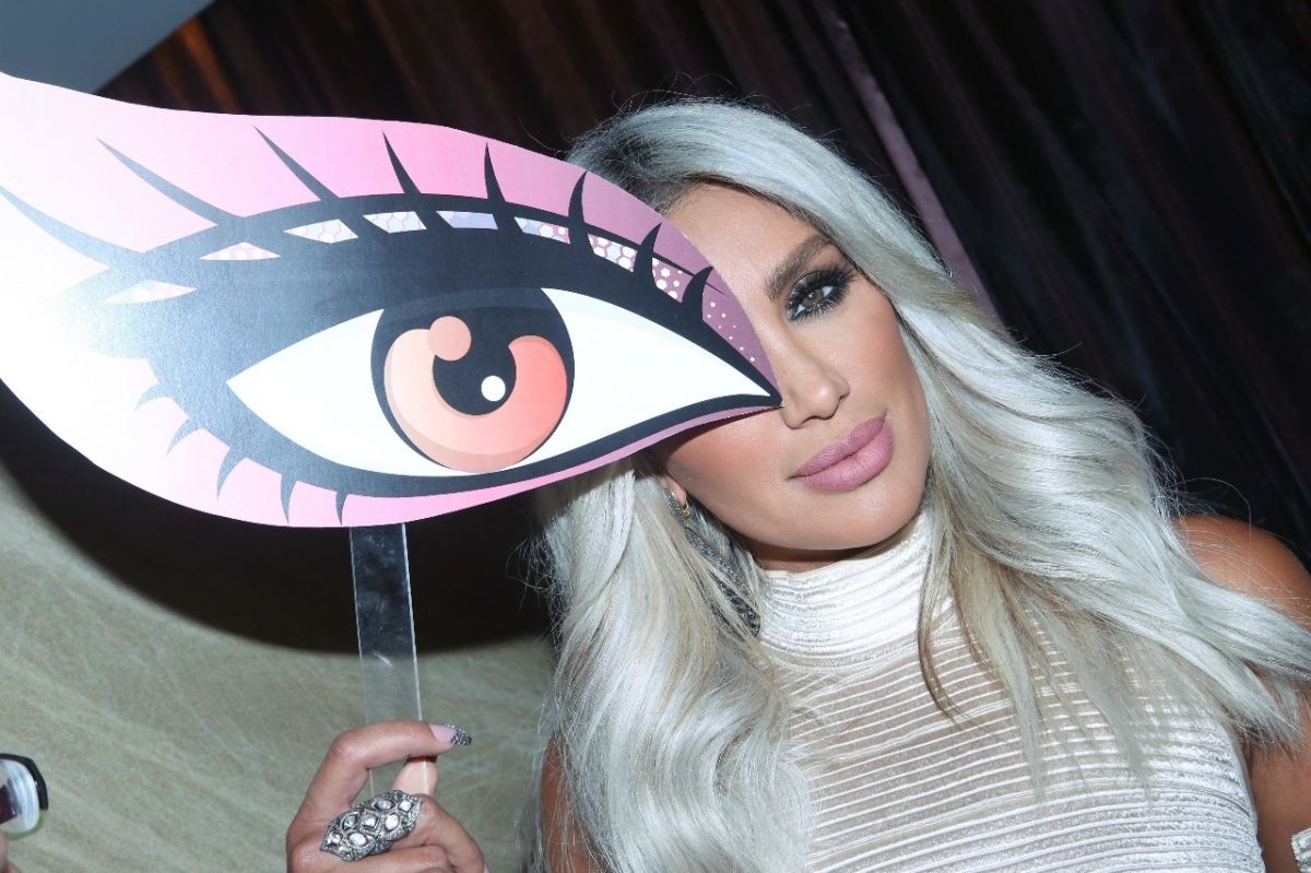 أخبار سارة- الصحافة تقوّم أغنيات ألبوم مايا دياب في حضورها، وهكذا ستظهر في كليبها الجديد