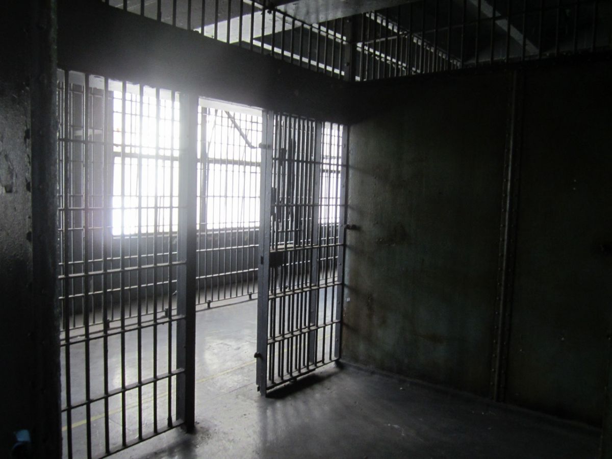 امرأة تدخل السجن بسبب رفضها غسل ملابس زوجها! خمنوا في أي بلد