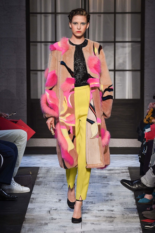 عرض Schiaparelli للأزياء الراقية