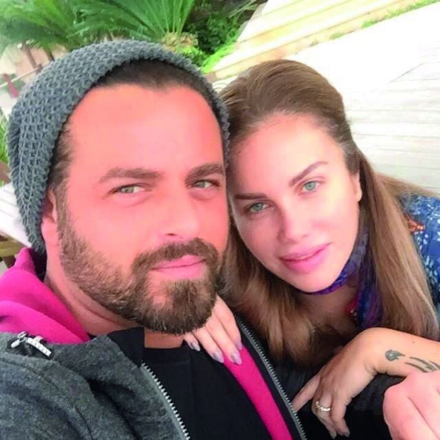 أنافس زوجي  وهذا ليس عيباً