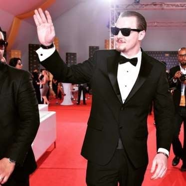 من هو شبيه ليوناردو دي كابريو الذي يظهر في مقالب 