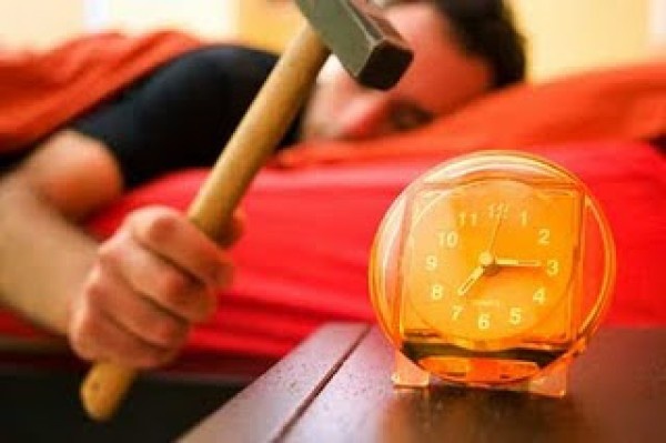 تعرف على المشاكل التي تسبب استيقاظك منزعجاً من النوم... اليك الحلول أيضاً