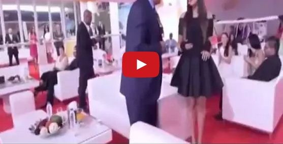 بالفيديو - أحمد بدير يتحرش بمضيفة 