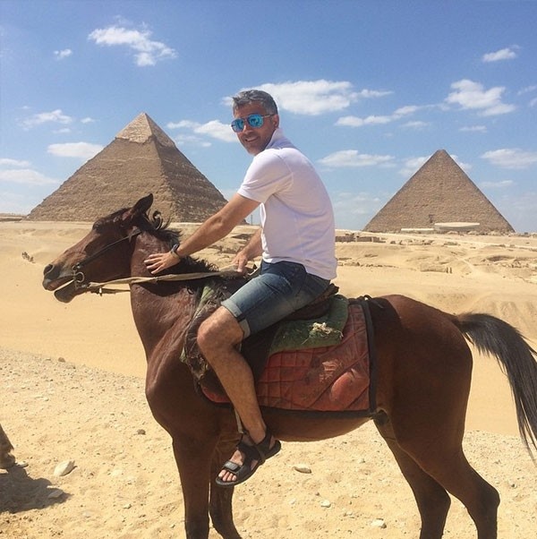 بالصور- تعرفوا على الشخصيات الحقيقية لنجوم هوليوود مع رامز جلال: أنجلينا جولي وليوناردو دي كابريو، وجورج كلوني