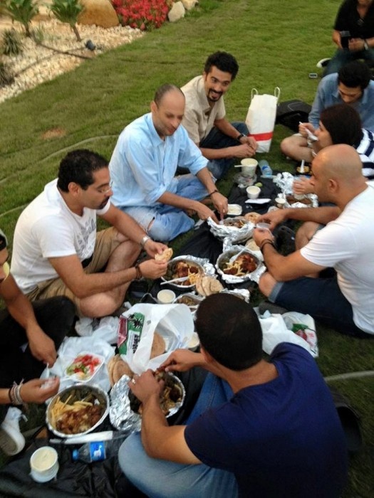 لماذا أجبرت هيفاء وهبي خالد النبوي على الإفطار في الشارع؟