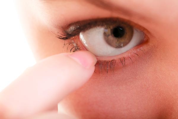 أفضل العلاجات لمشكلات العيون صيفاً