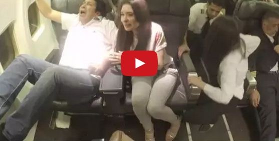 بالفيديو – دينا في نوبات بكاء وضحك هستيرية وترقص على المدرج!