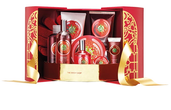 هدايا رمضان والعيد من The Body Shop والتي يساهم شراؤها في تأمين دروس مجانية للأطفال المتضررين من الحروب في الشرق الأوسط عبر منظمة War Child.