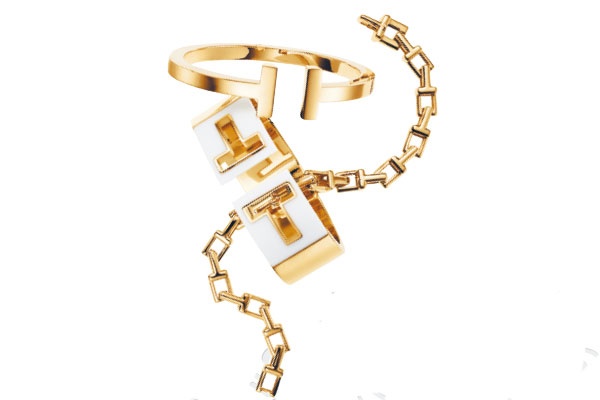 أساور جذابة من مجموعة Tiffany T من Tiffany.
