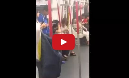 بالفيديو – هستيريا جنونية تصيب امرأة بسبب هاتفها!! شاهدوا التفاصيل