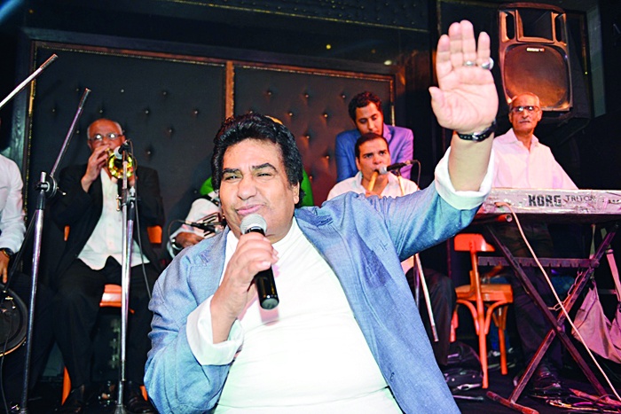 كيف رد عدوية على شائعات أزمته الصحية؟ وما اللقب الذي حصده الجسمي؟