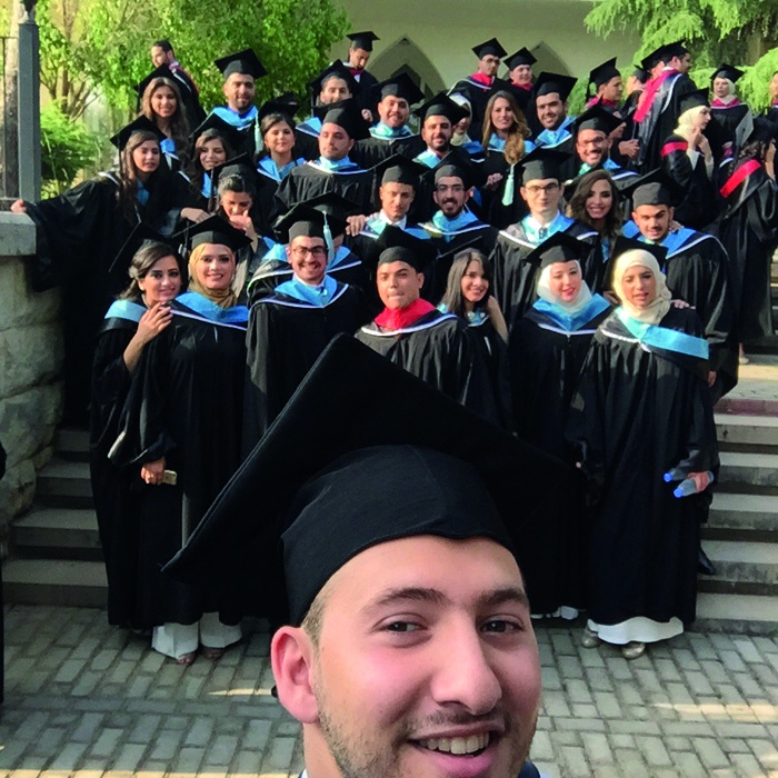 تخريج طلاب جامعة رفيق الحريري