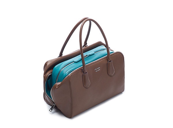 Prada Inside Bag تعبير مزدوج للفخامة
