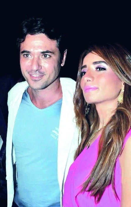 نسب طفليْ زينة إلى أحمد عز يثير خلافاً دينياً!