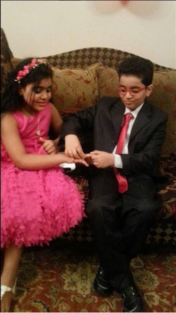 بالصور- خطوبة طفلين في الصف الابتدائي في مصر تشعل مواقع التواصل الاجتماعي