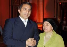 والدة باسم يوسف في ذمّة الله