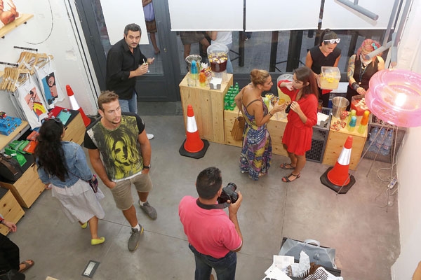 مجموعة نظارات لهدف خيري