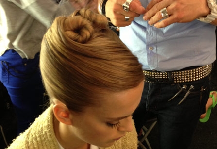 احصلي على تسريحة العارضات في كارولينا هيريرا