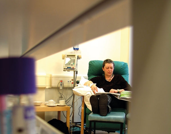 الجراحة حجر الأساس في علاج سرطان المبيض