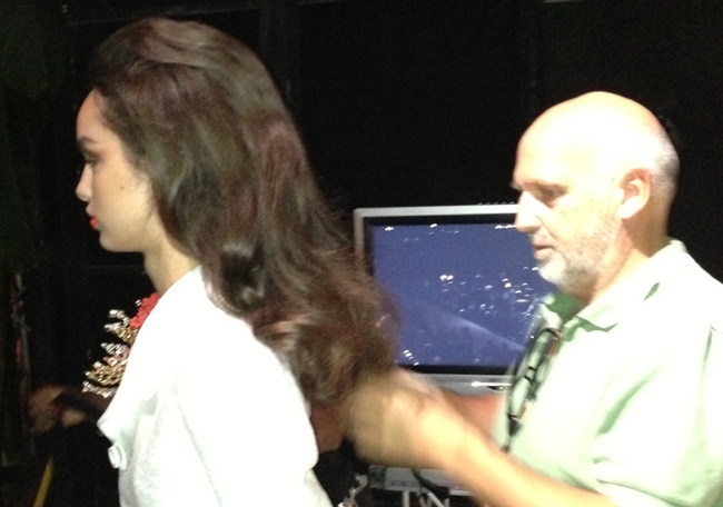 إليك تسريحة غلامور من الخمسينات، من كواليس ميلانو