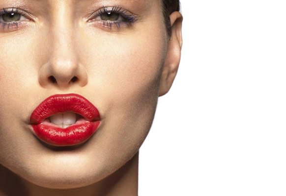 شفاه كبتلات الورود