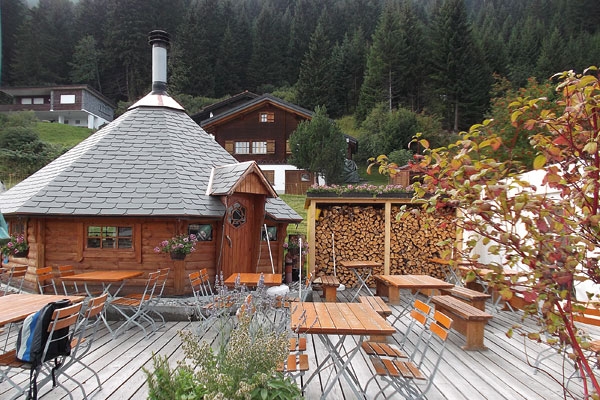 خور المدينة السويسرية التي تحضن أسرار الألب