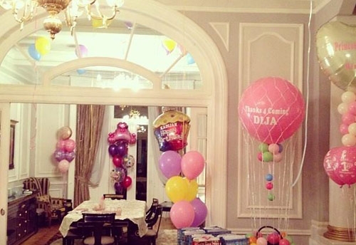 خالد سليم يحتفل بعيد ميلاد ابنته الأول وبعيد زواجه الثاني