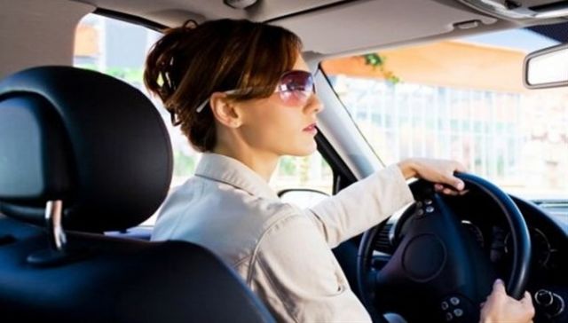 هل تؤيّدون قيادة المرأة السعوديّة السيّارة؟