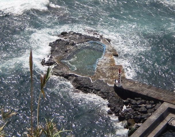 ليفينغ ستون، زامبيا ، دفيلز بول في شلالات فيكتوريا