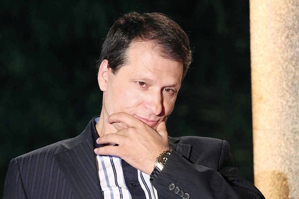 الشاعر نزار فرنسيس