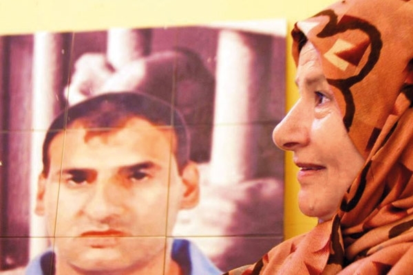 شقيقة الاسير حسني صوالحة