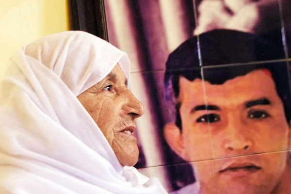 صورة ام الاسير المحرر محمد صوالحة