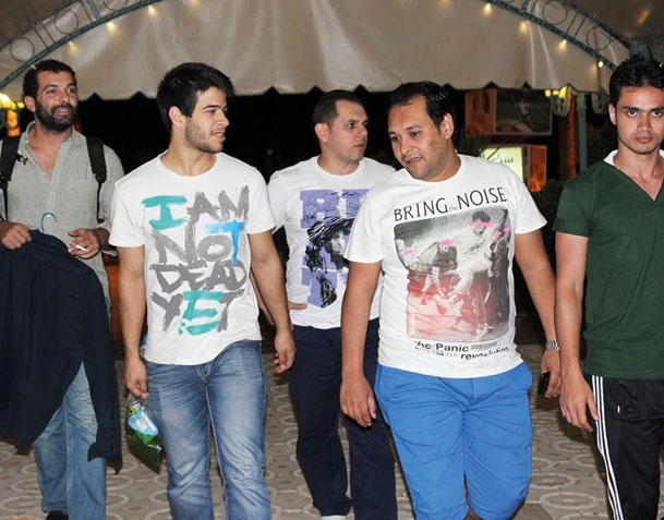 اثناء دخوله الى المسرح