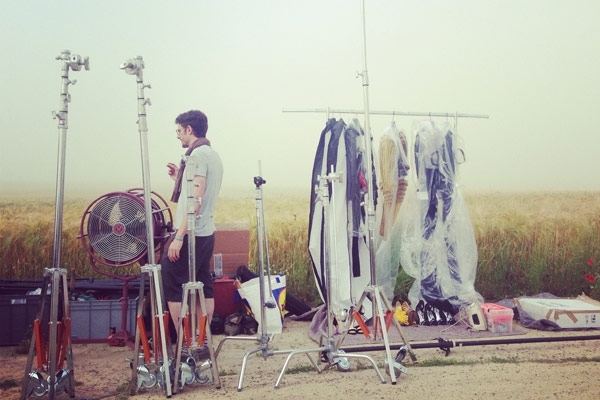 في الكواليس Behind the Scenes