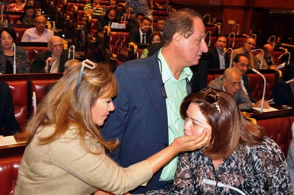 ليلى وإلهام وهاني مهنى