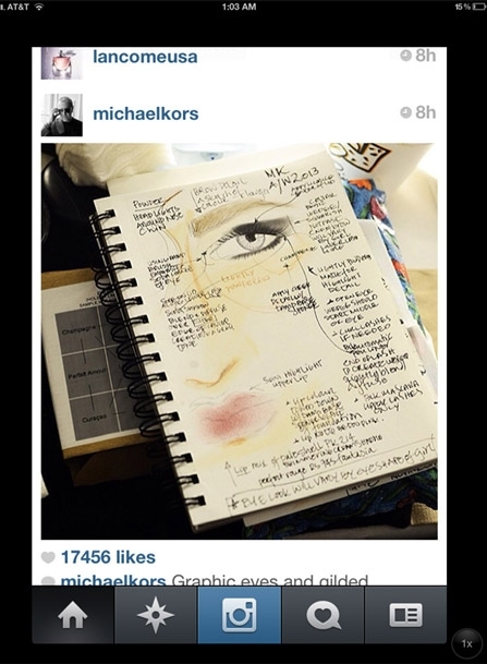 في عرض مايكل كورز - Dick Page: الماكياج حادّ، أنيق وغرافيكيّ